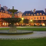 Appartement Au Coeur Du Marais Donnant Sur Cour