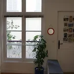 Appartement Au Coeur Du Marais Donnant Sur Cour