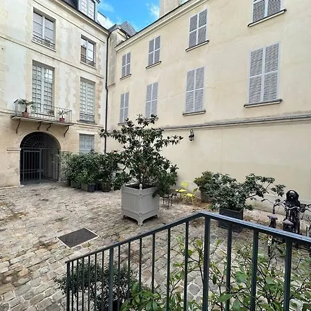 Apartment Au Coeur Du Marais Donnant Sur Cour