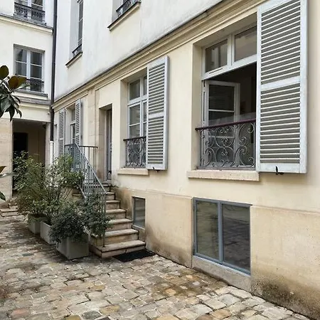 Au Coeur Du Marais Donnant Sur Cour Apartment Paris